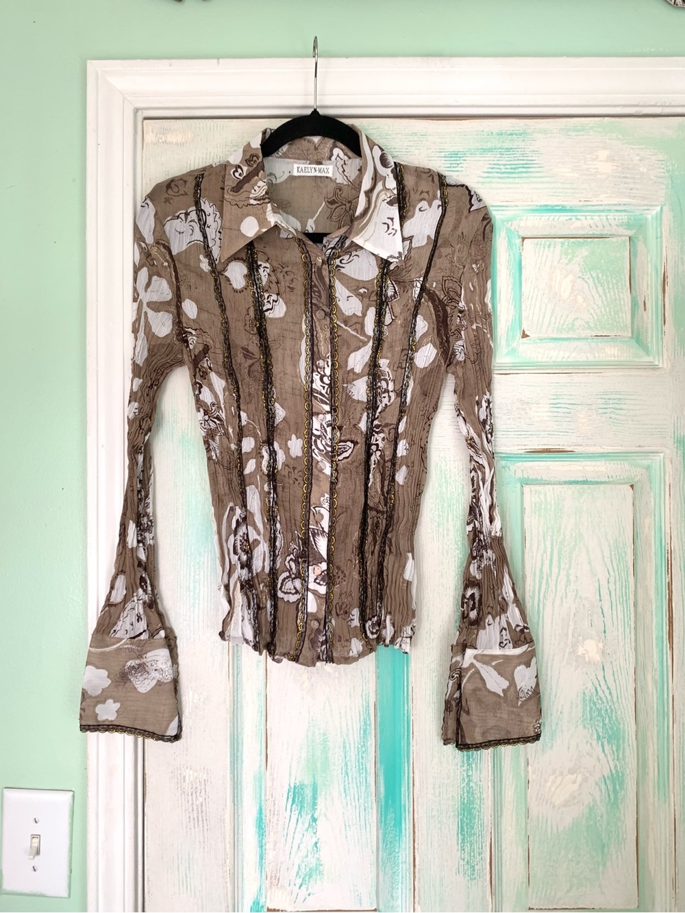 Vintage Y2K 90’s/2000’s Kaelyn Max Taupe Floral Bell Sleeve Blouse Medium
